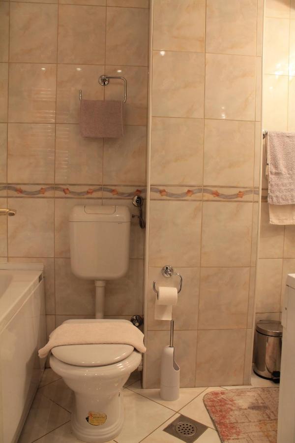 Apartman Anida Apartment โมสตาร์ ภายนอก รูปภาพ