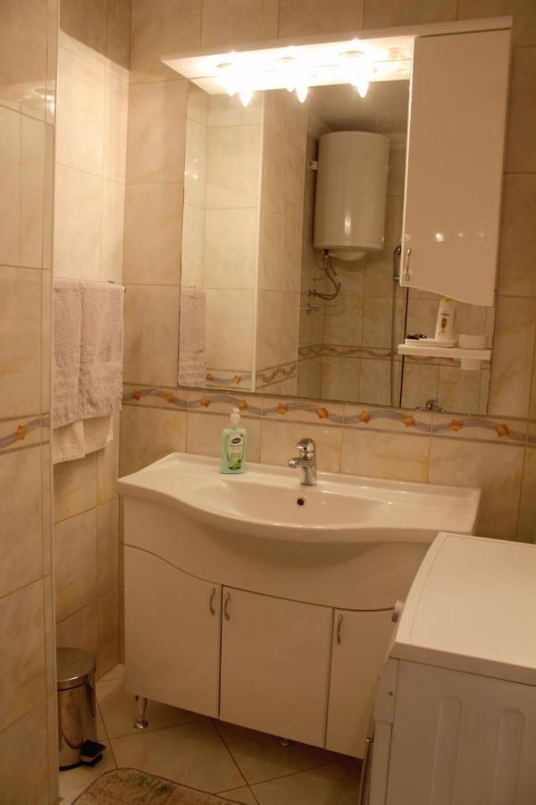Apartman Anida Apartment โมสตาร์ ภายนอก รูปภาพ